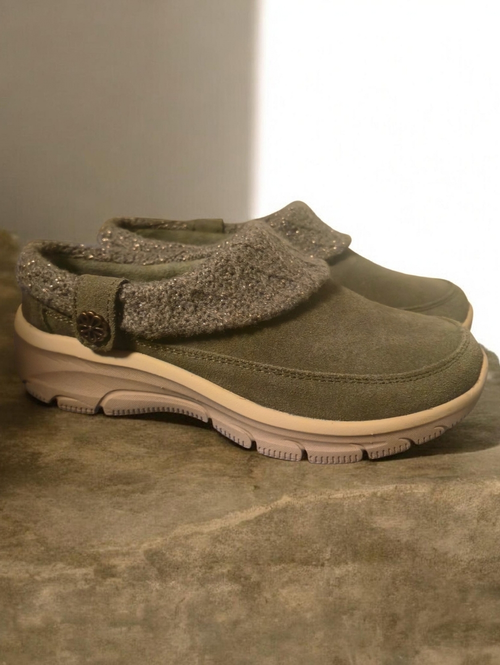 Women's Skechers Air Cooled Memory Foam Relax Fit Slip On Shoes Size 7 New
